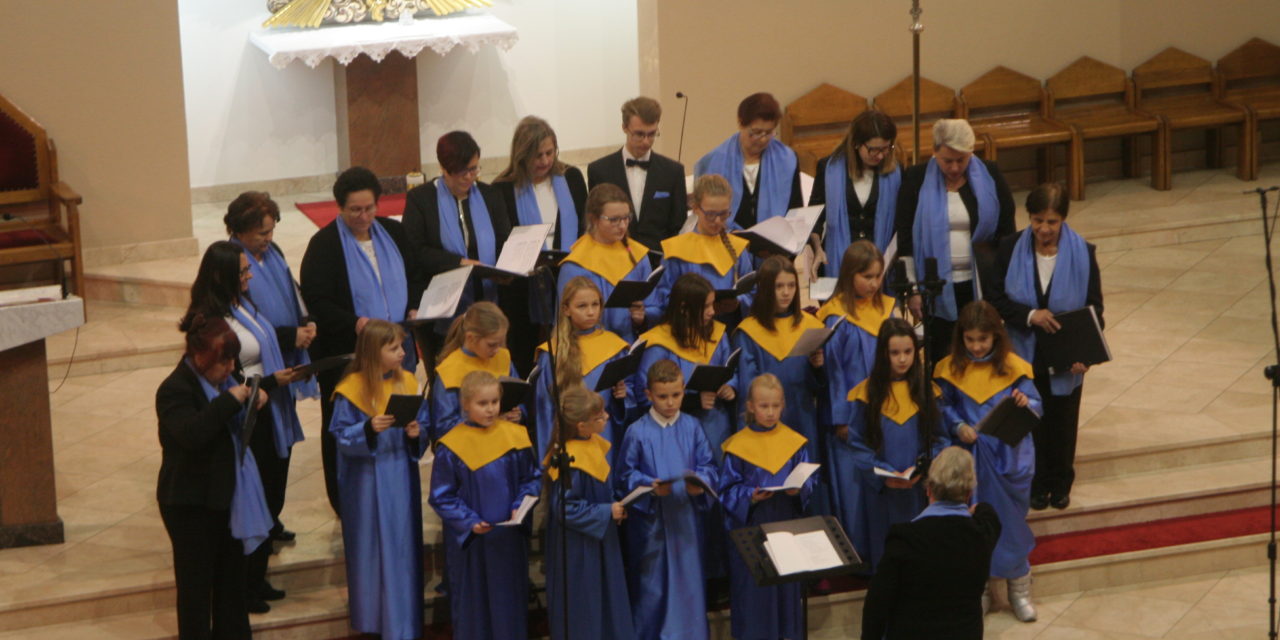 „Listopadowe Śpiewanie” przyciągnęło amatorów wspólnego śpiewania