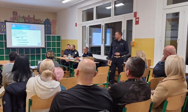 Pruszcz Gdański – Policjanci zorganizowali debatę z rodzicami